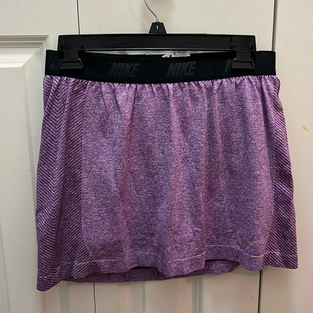 Nike golf skort! Very comfortable and stretchy!